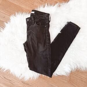 Levi 711 Mid-Rise Skinny Jeans Black